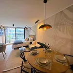 Hom I Inmejorable Y Luminoso Estudio En Las Condes