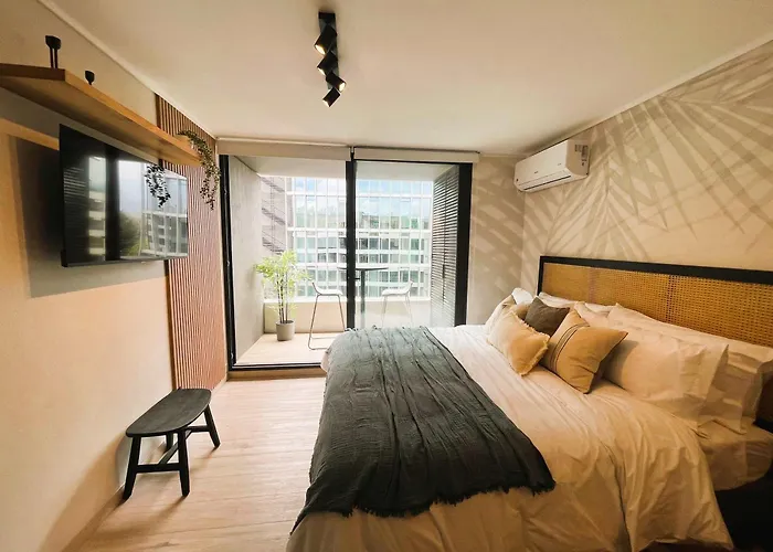 Hom I Inmejorable Y Luminoso Estudio En Las Condes