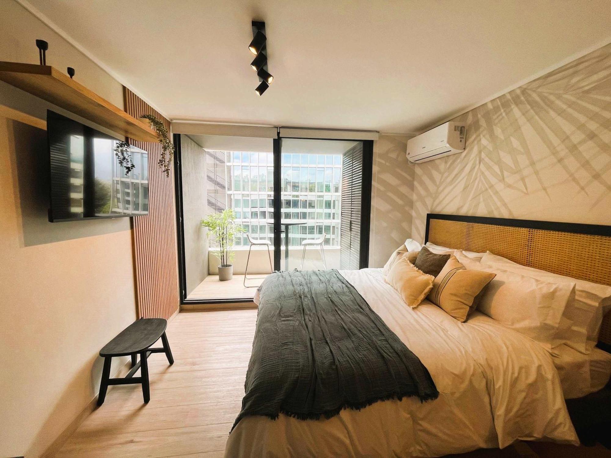 Hom I Inmejorable Y Luminoso Estudio En Condes Apartamento *