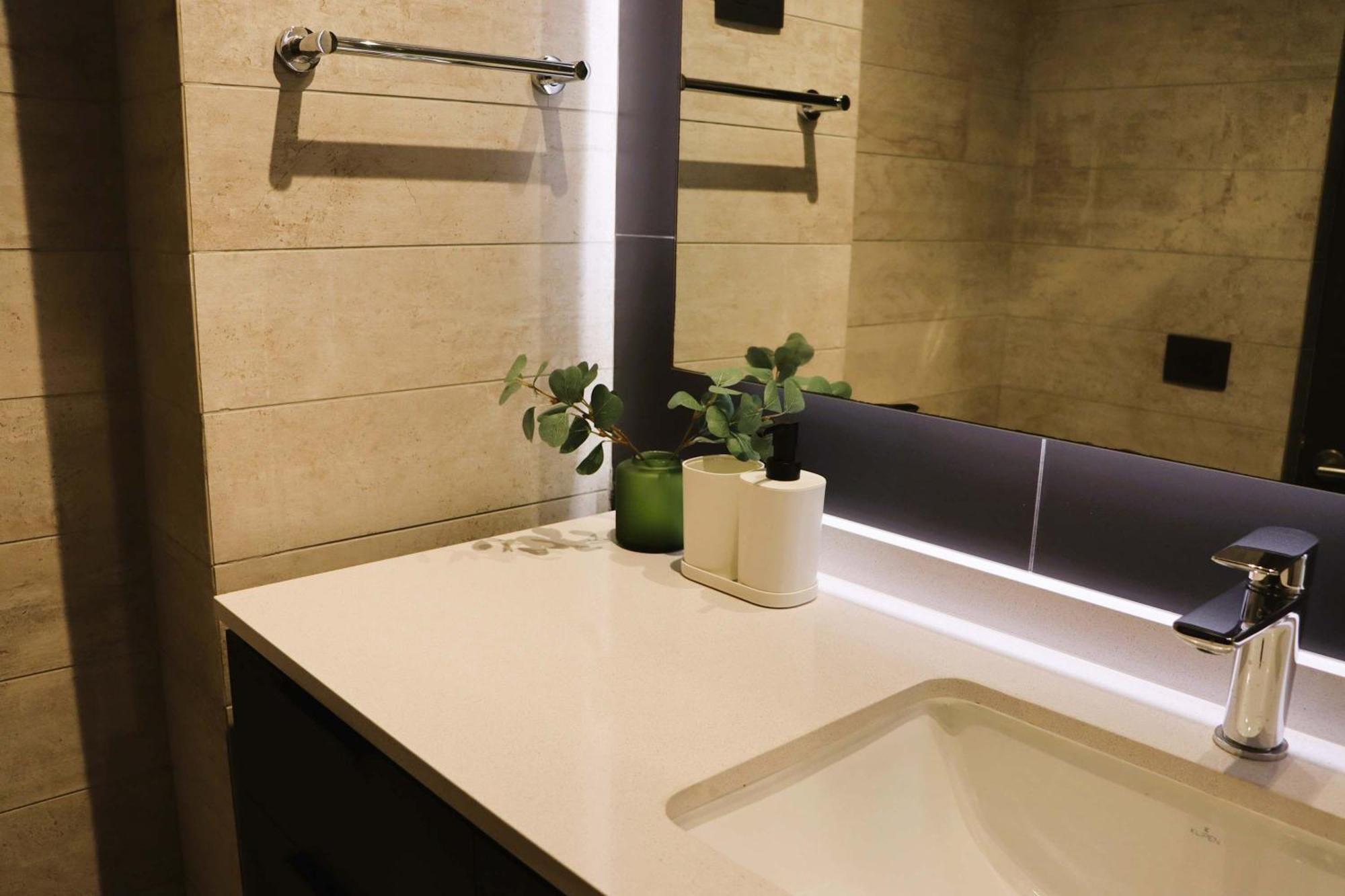 Hom I Inmejorable Y Luminoso Estudio En Condes * Santiago