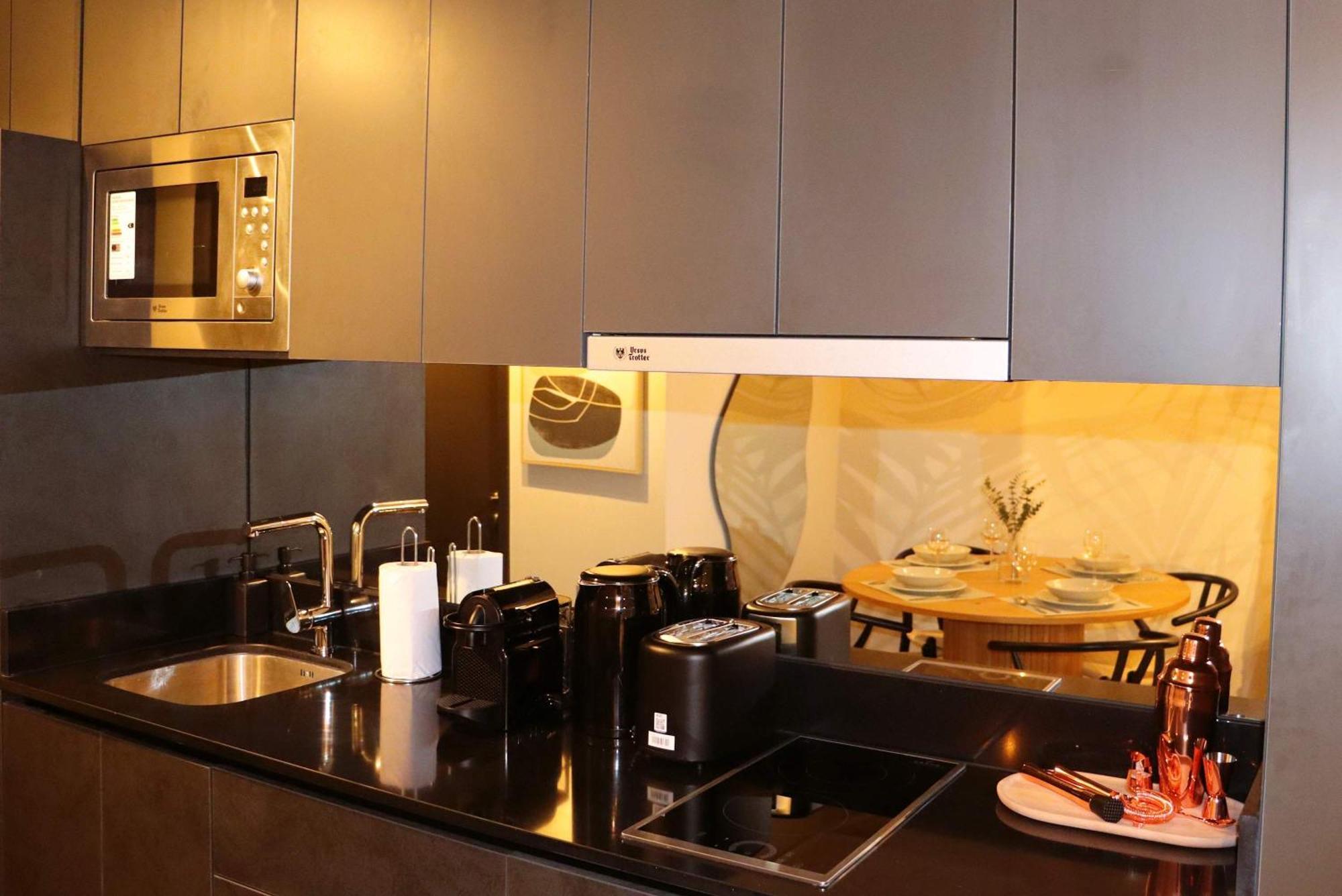 Hom I Inmejorable Y Luminoso Estudio En Condes Santiago