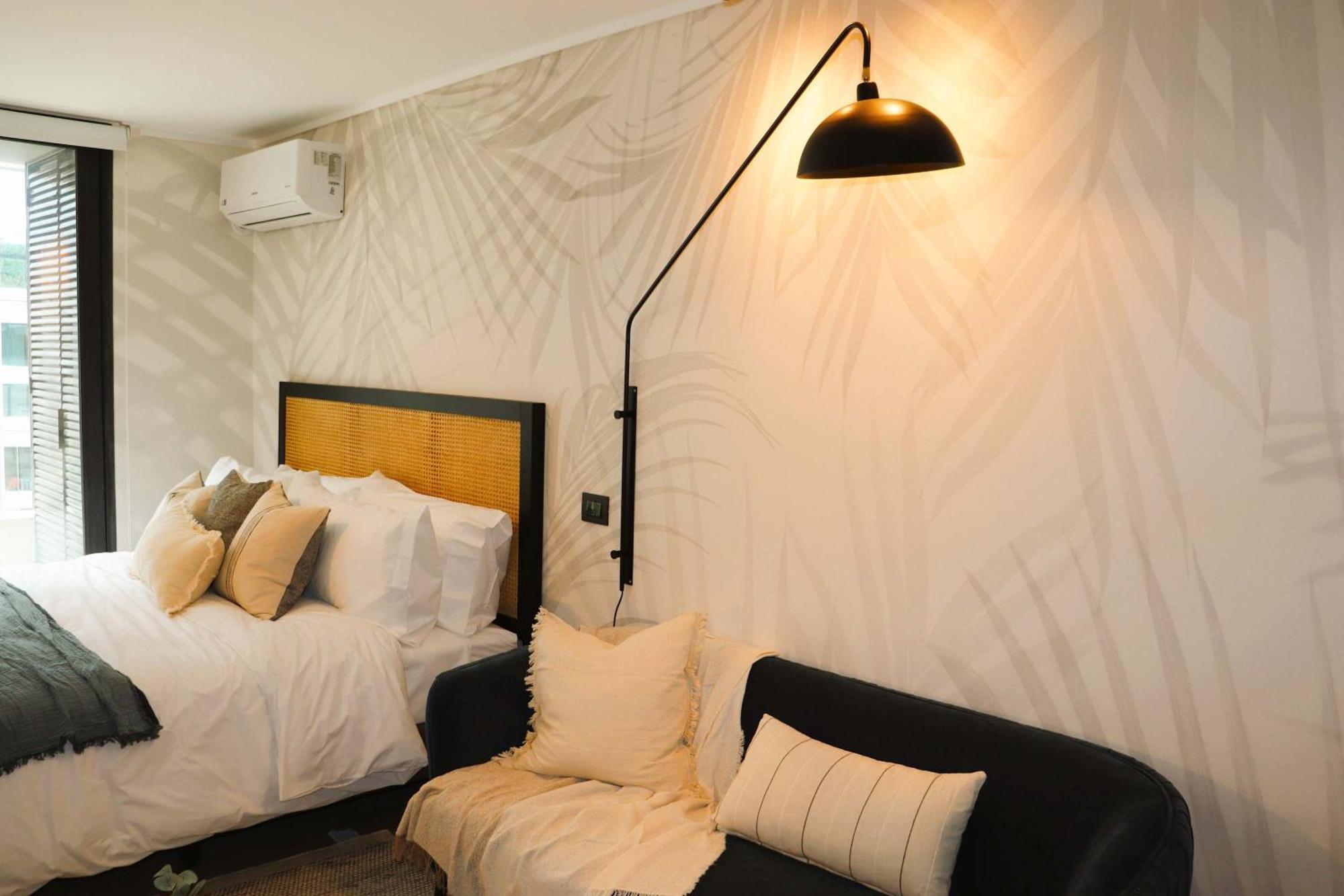 Hom I Inmejorable Y Luminoso Estudio En Condes Apartamento Santiago