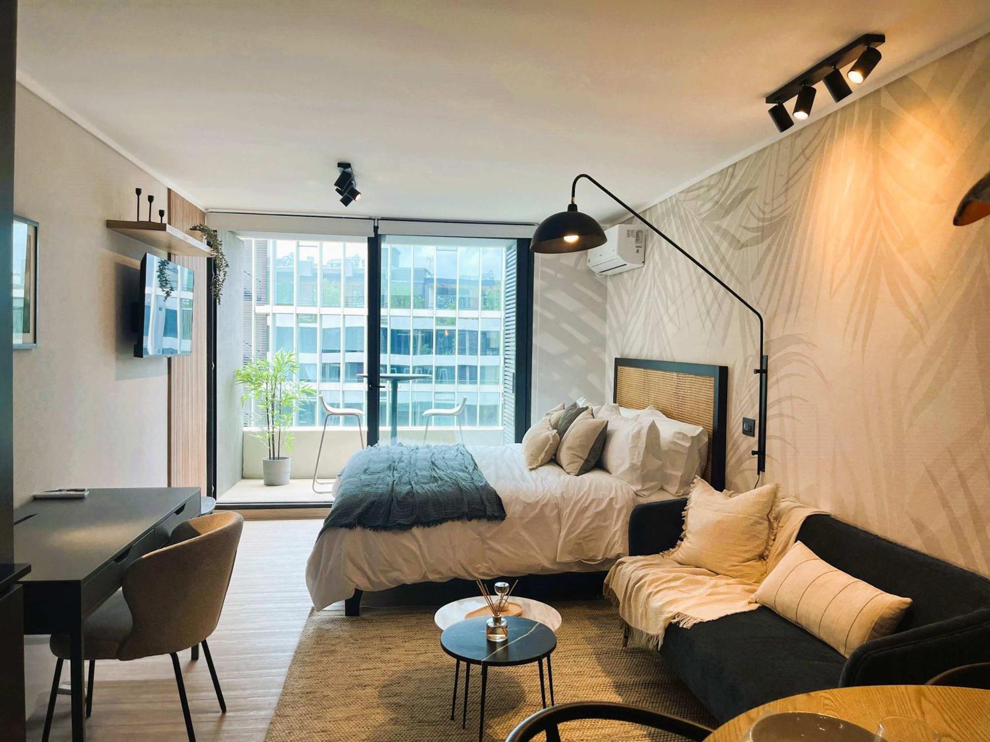 Hom I Inmejorable Y Luminoso Estudio En Condes Apartamento Santiago