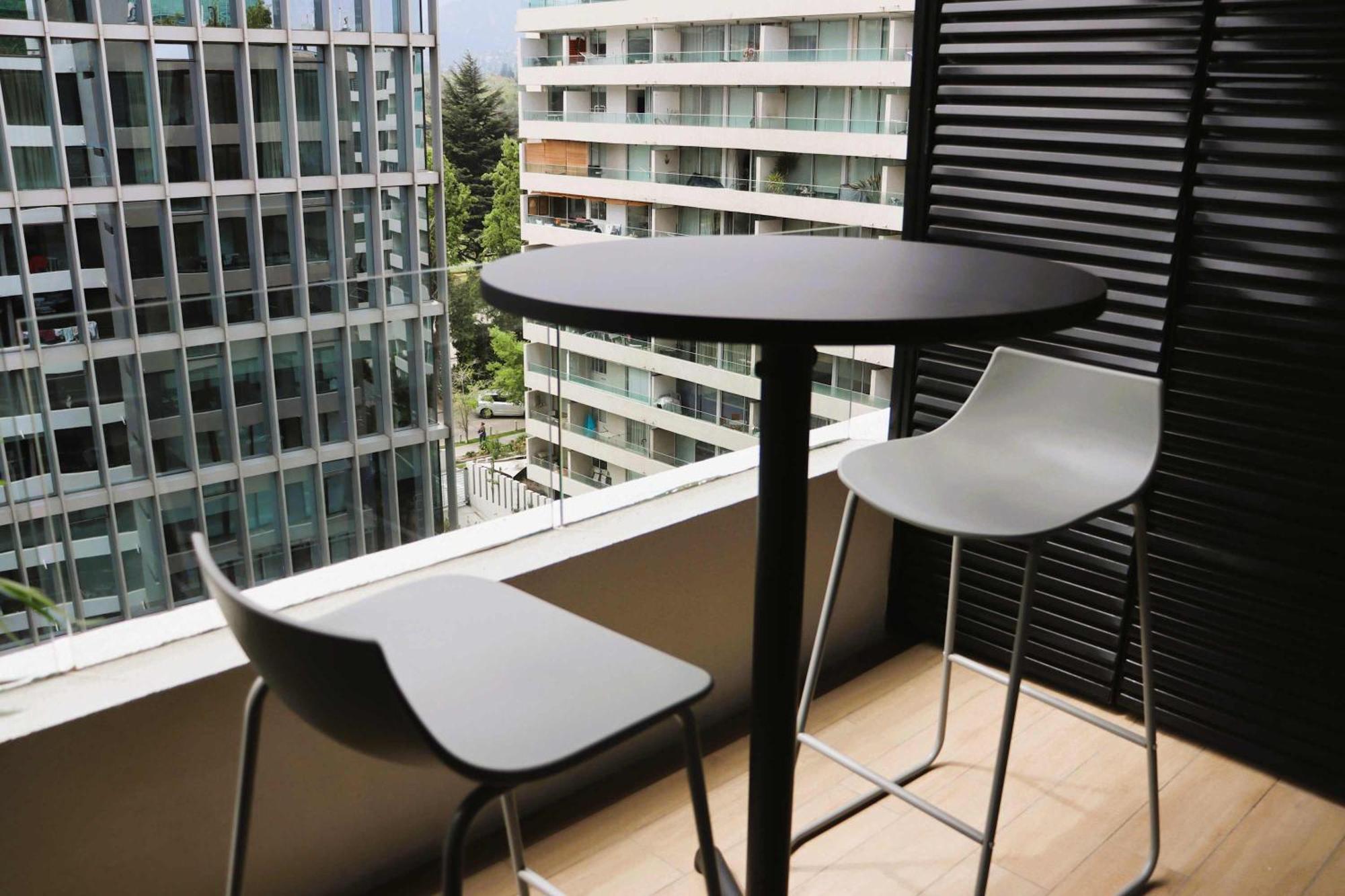 Hom I Inmejorable Y Luminoso Estudio En Condes Santiago