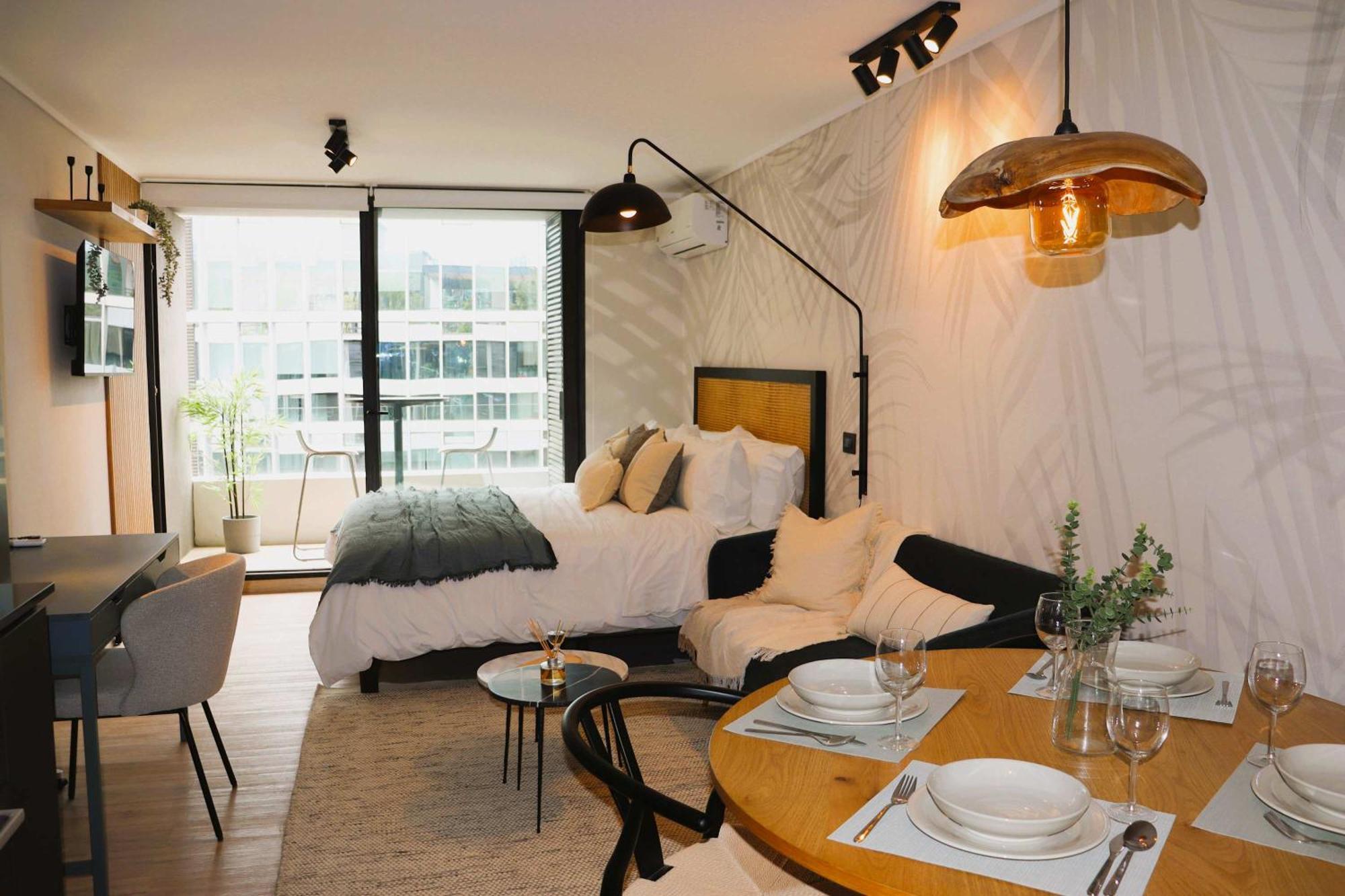 Hom I Inmejorable Y Luminoso Estudio En Condes Apartamento *